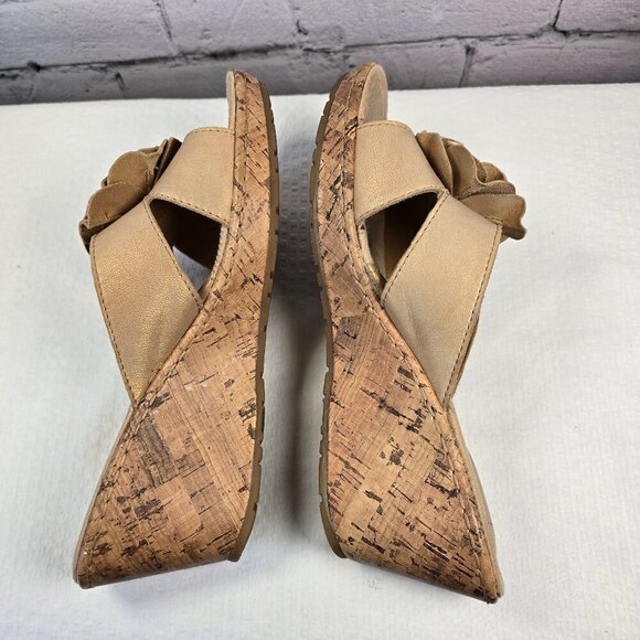 BOC BORN JAMAICA LEATHER FLOWER CORK WEDGE SLIDE SANDAL BEIGE SIZE 10 EUC WOMENS - Picture 2 of 10